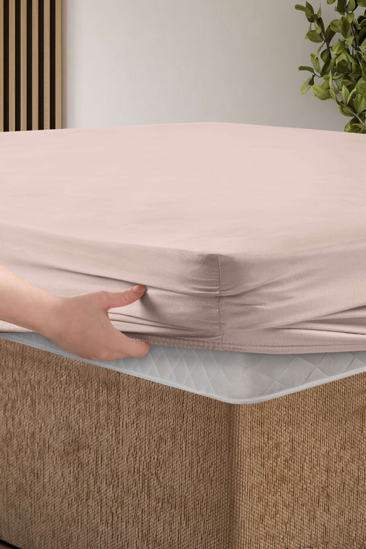 Creative Home Bed Sheets Fitted Sheet Set including 1 Fitted Sheet 2 Pillowcases 3 pcs Set - Lilac Purple bed sheets on a bed in a bedroom with a lamp and plant, BS-FC-FSS-Pwdr-Q,BS-FC-FSS-Pwdr-K