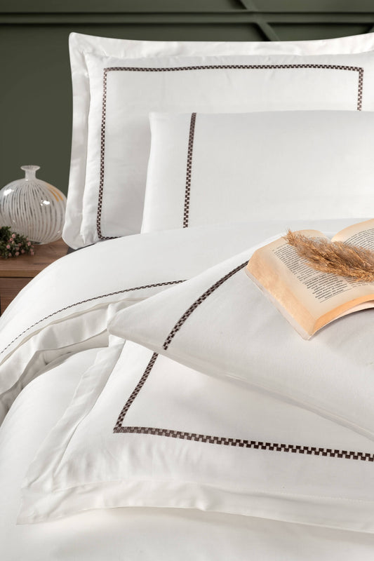 Creative Home by Müge Bilgen - Pierre Duvet Cover - White bedding set on a bed in a bedroom with green walls,DC-FC-PIERRE-Cr-Q,DC-FC-PIERRE-Cr-K