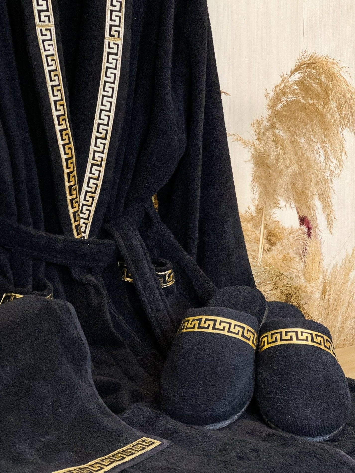 Anka Exclusive Greek Key Pattern Black Men's Bathrobe Set, Luxury Robe