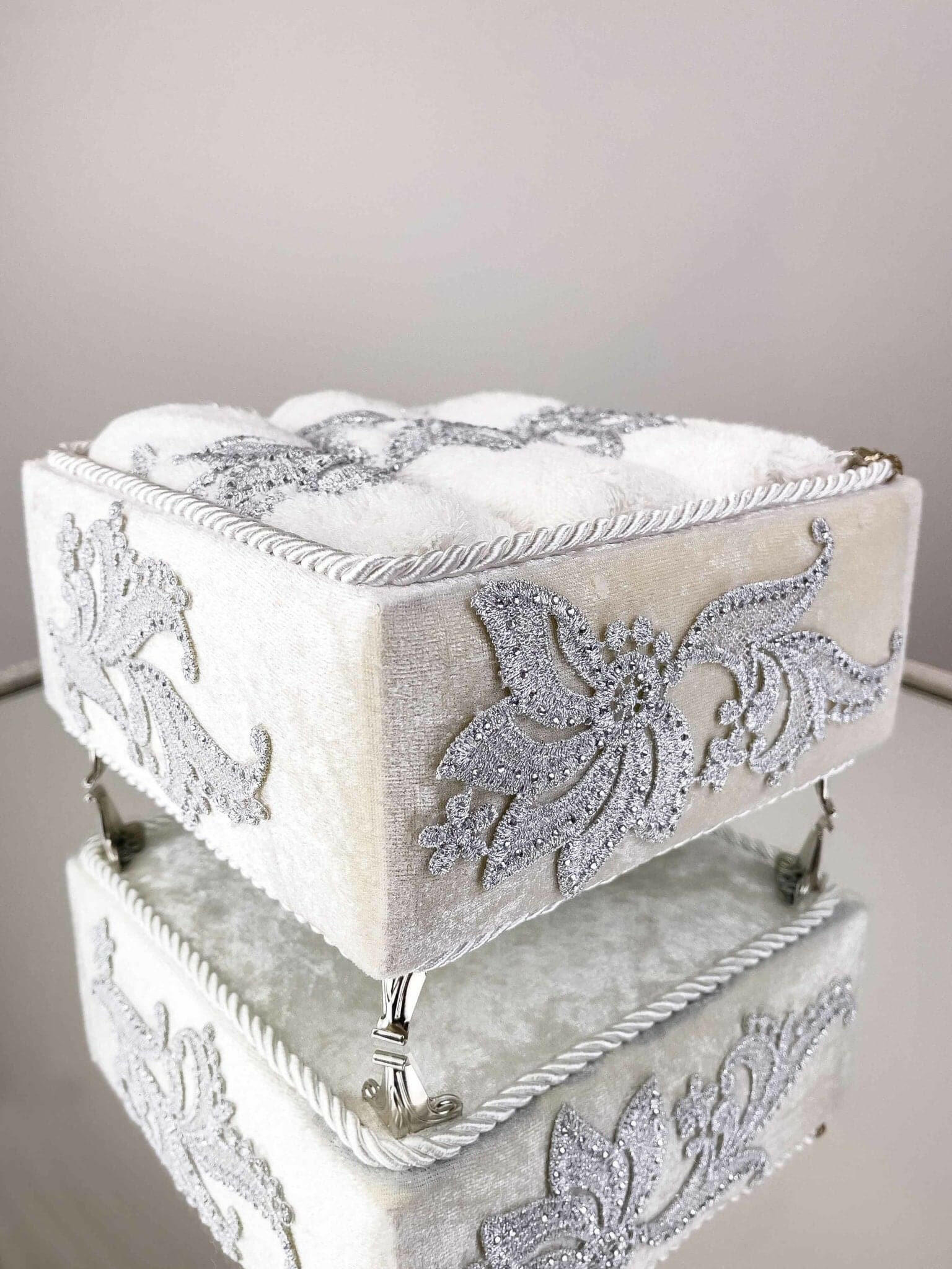 Ayla Silver Towel Box Set - creativehome-designsTowels