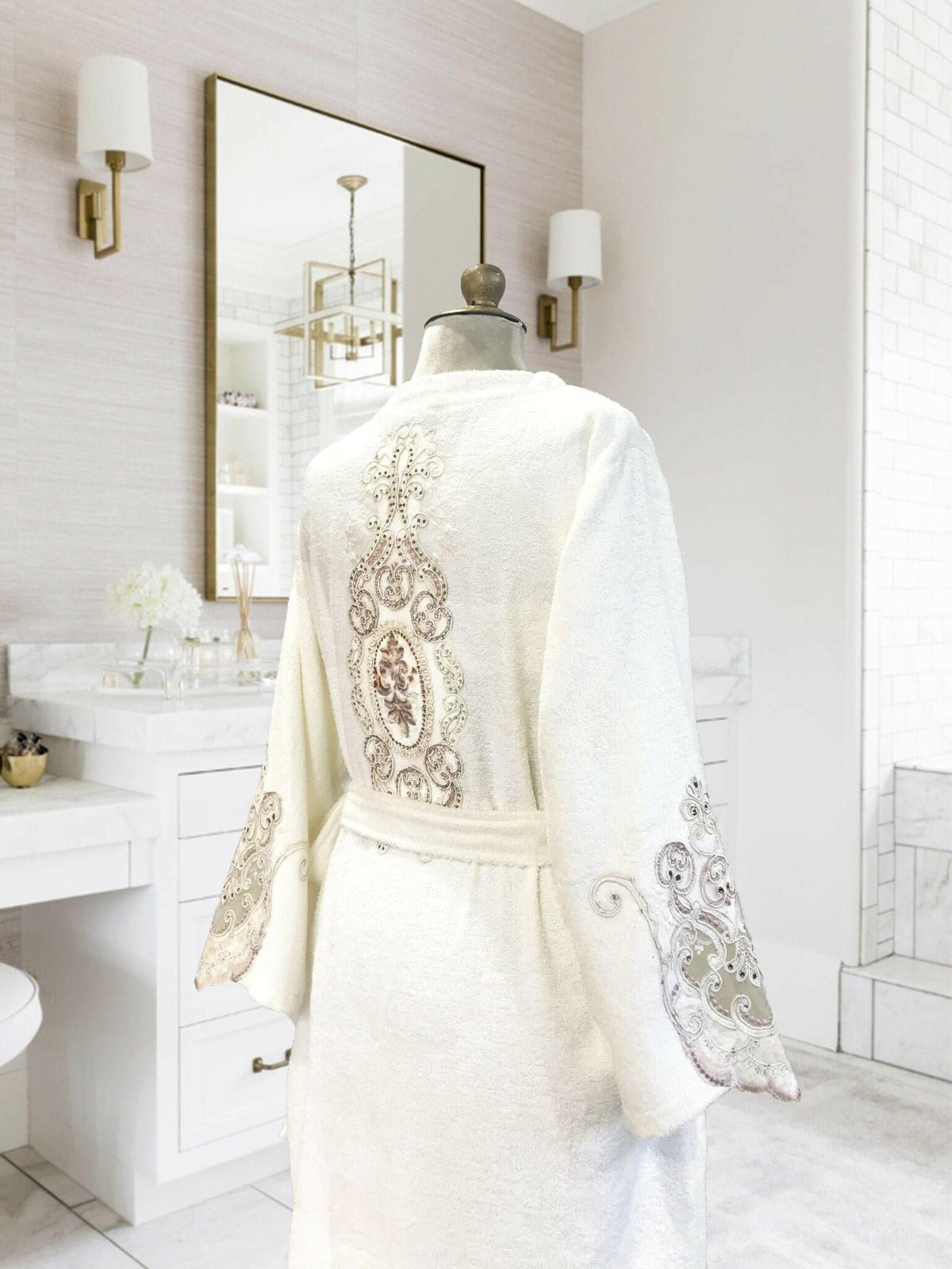Pathrobe Lale Embroidered Lace White Women's Bathrobe Set, Elegant Luxury Robe