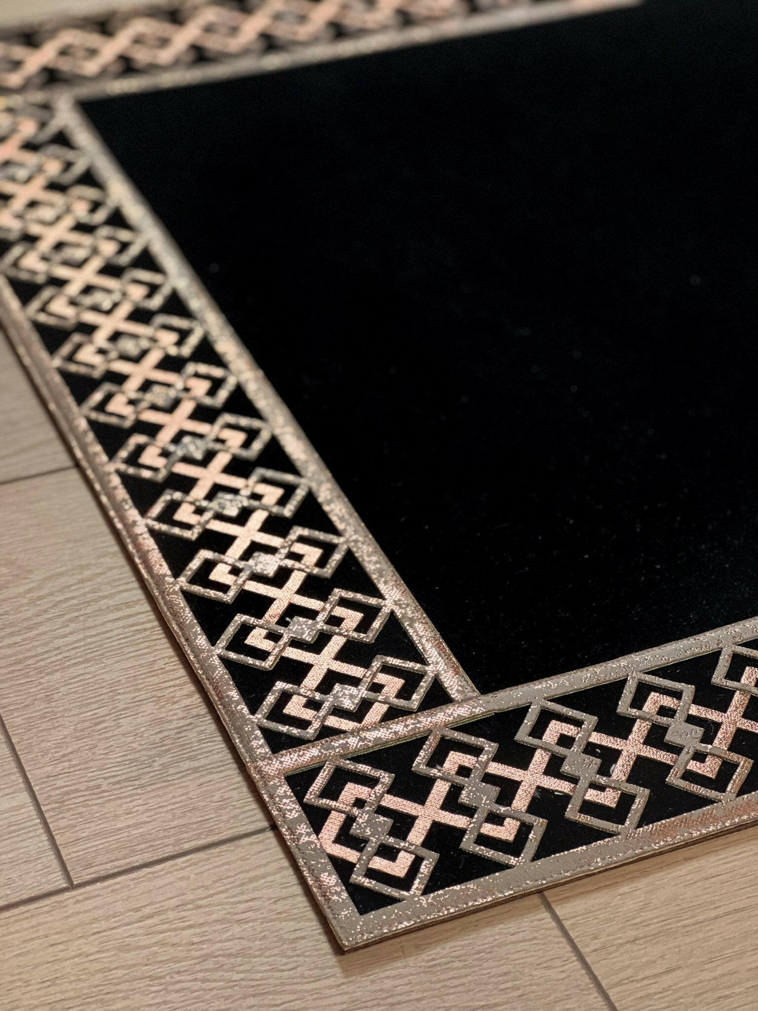 Tara Rectangular Area Rug Celtic Style Patterned Mat, Washable Carpet