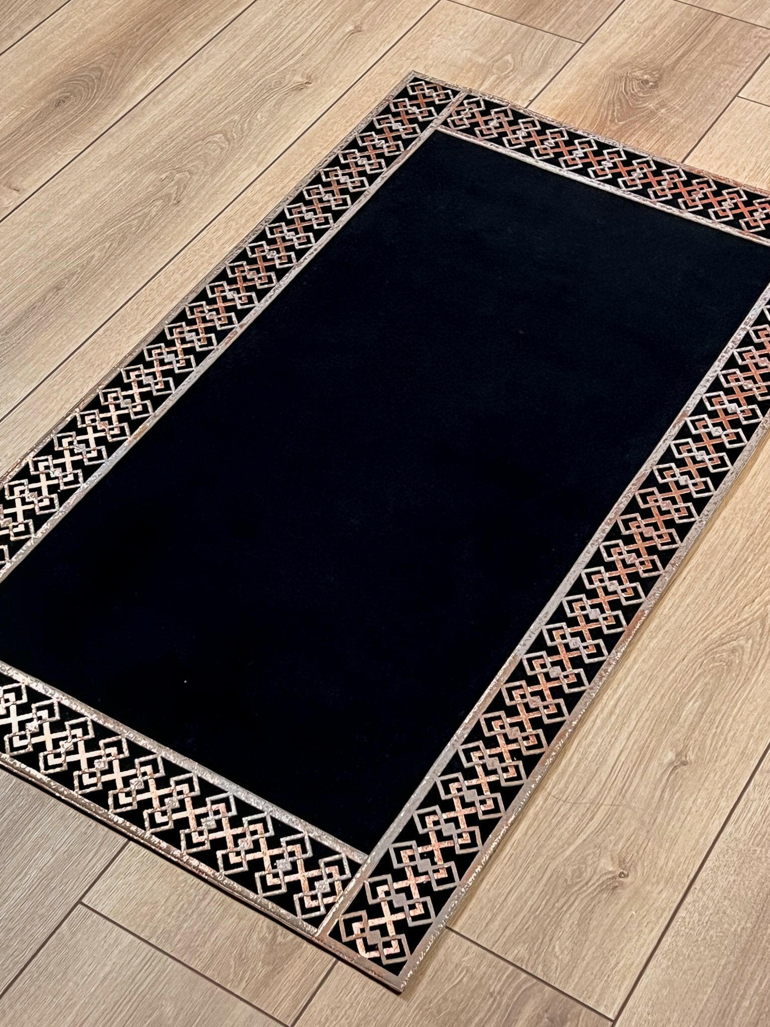 Tara Rectangular Area Rug Celtic Style Patterned Mat, Washable Carpet