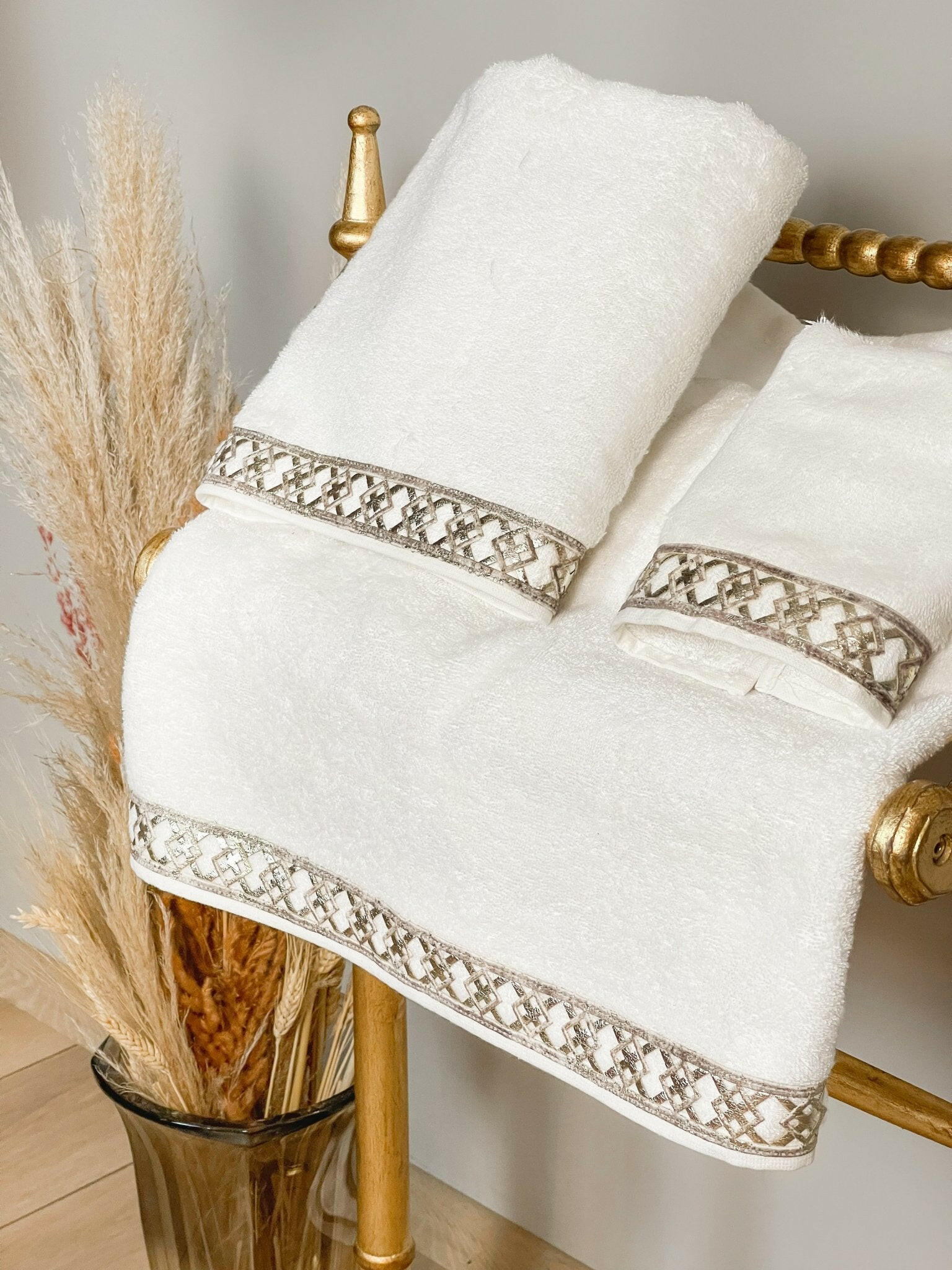 Tara Celtic Style Design 3 Piece Elegant Luxury White & Gold Towel Set