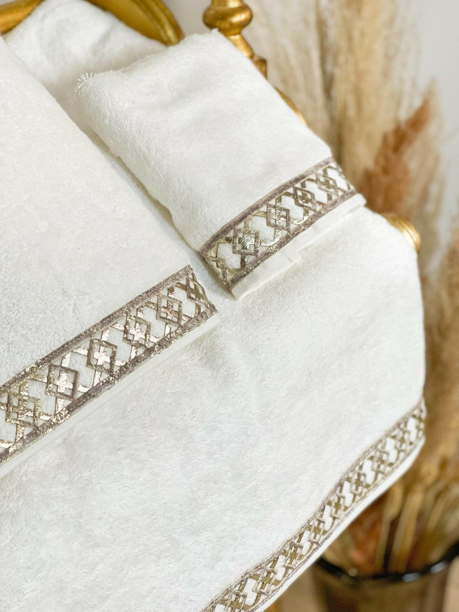 Tara Celtic Style Design 3 Piece Elegant Luxury White & Gold Towel Set