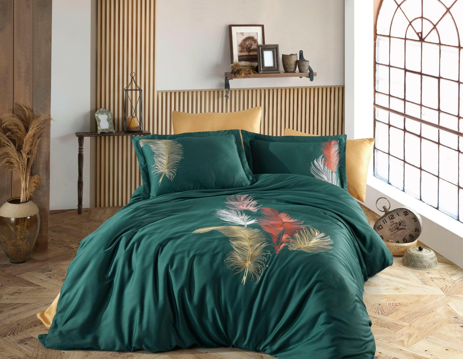 https://creativehome-designs.com/cdn/shop/products/yaprak-green-embroidered-luxury-duvet-cover-set-905593.jpg?v=1660666418&width=1946